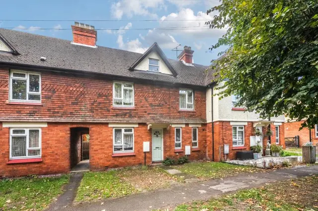 St. George's Avenue, Newbury, RG14, photo 1