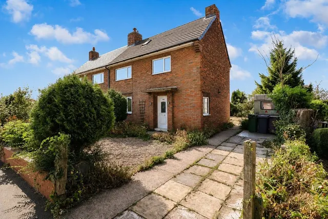 The Hill, Glapwell, S44, photo 1