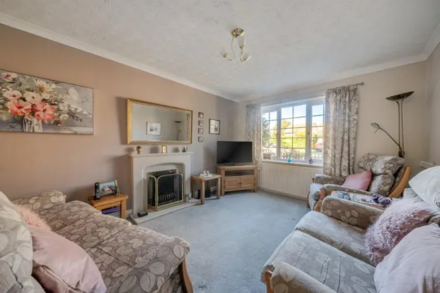 Golding Close, Thatcham, RG19, photo 2
