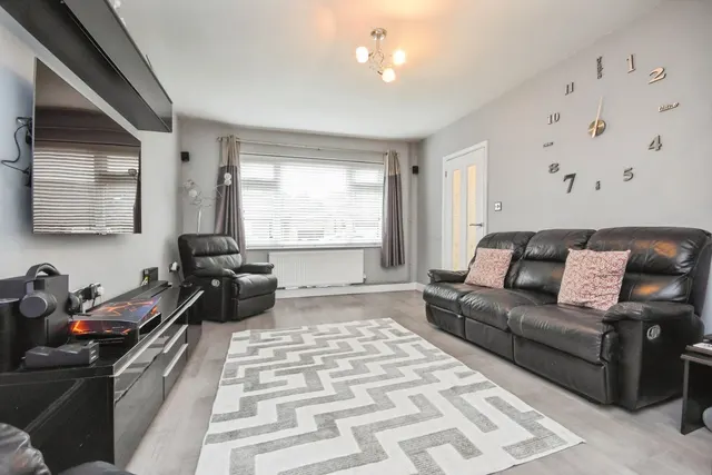 Fetherston Road, Stanford-le-Hope, SS17, photo 3
