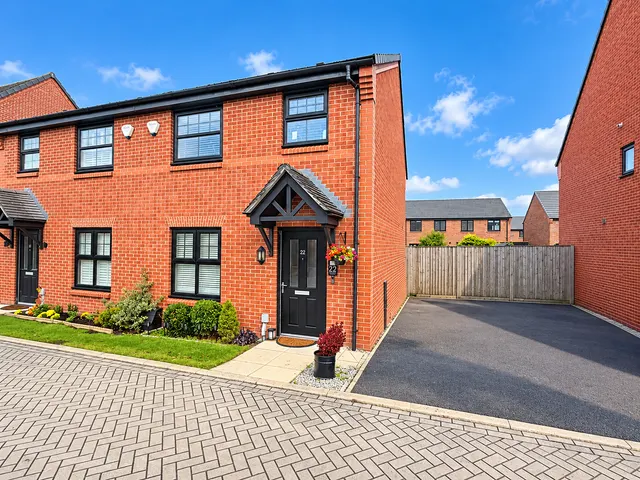 Hawthorn Avenue, Stockport, SK7, photo 1