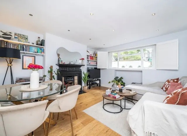 Offord Road, Barnsbury, N1, photo 1