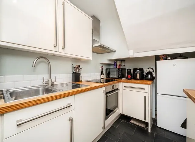 Photo 3 — Offord Road, Barnsbury, N1