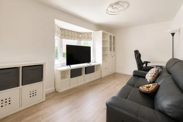 Photo 3 — Chapman Drive, Binfield, Bracknell, Berkshire, RG42 4GD