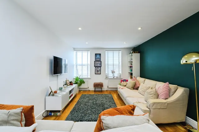 London Road, Sutton, SM3, photo 2