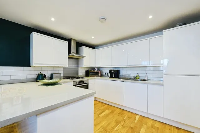 London Road, Sutton, SM3, photo 1