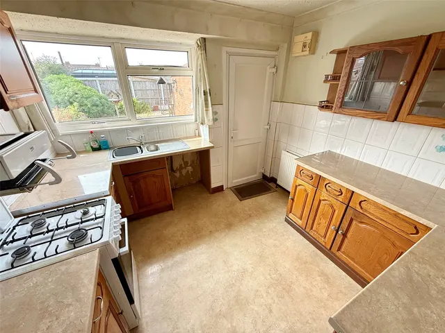 Photo 3 — Willowdene, Stourport-on-Severn, Worcestershire, DY13 9NQ
