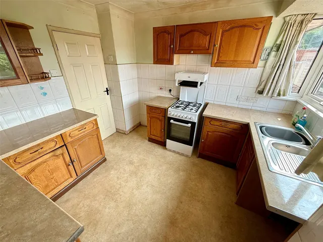 Photo 2 — Willowdene, Stourport-on-Severn, Worcestershire, DY13 9NQ