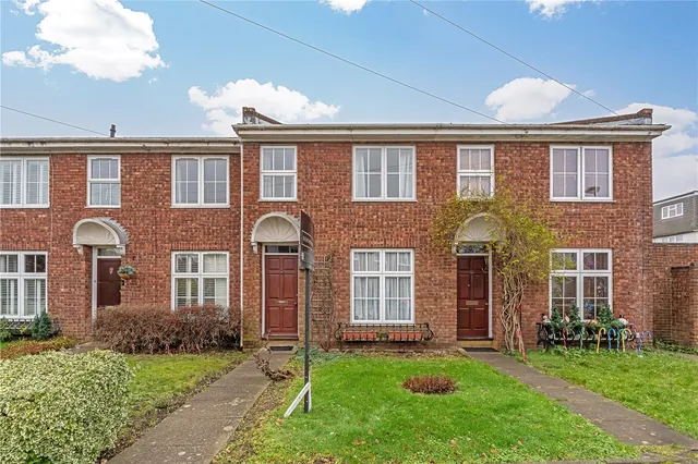 Appleby Close, Twickenham, TW2 5NA, photo 1