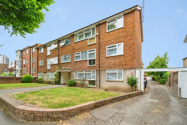 Avenue Road, Southall, UB1, photo 1