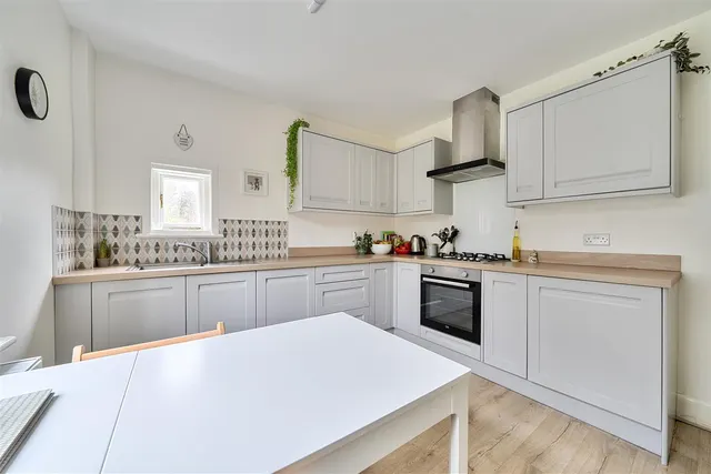 Photo 3 — Swanwick Lane, Swanwick