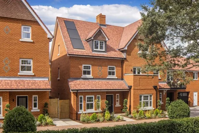 Ascot Gardens, Ascot, SL5, photo 1