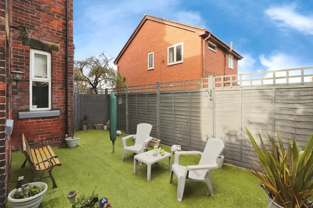 Derbyshire Lane, Sheffield, S8, photo 2