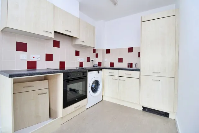 Photo 2 — Harvon Garth, Cambridge Street, Rugby, CV21 3FH