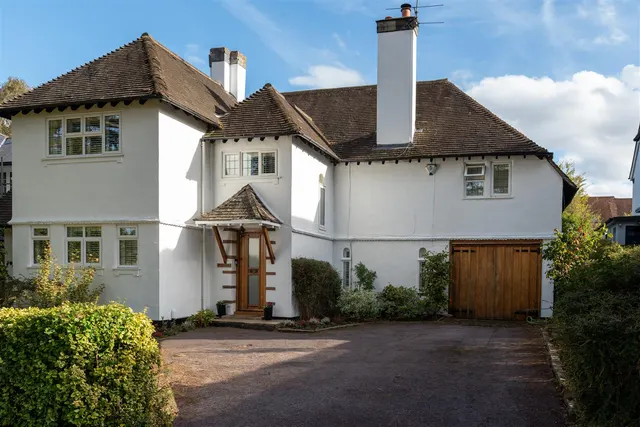 Fir Tree Road, Leatherhead, KT22, photo 1