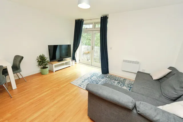 Griffin Close, Northfield, B31, photo 3