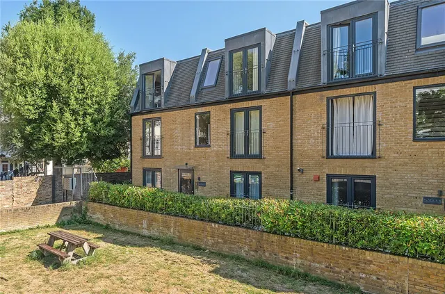 Photo 2 — Hollamby Lane, London, SE27