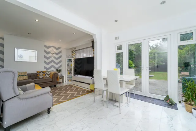 Fordbridge Road, Ashford, photo 2