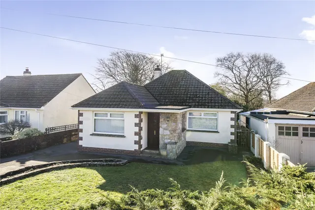 Clifford Avenue, Kingsteignton, Newton Abbot, Devon, TQ12
