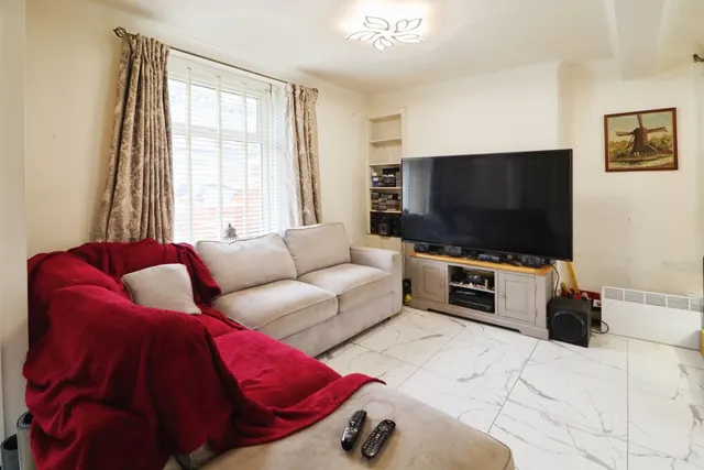 Middle Street, Pontypridd, CF37, photo 3