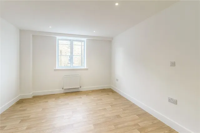 Photo 2 — Lion Court, Southbridge, Northampton, Northamptonshire, NN4