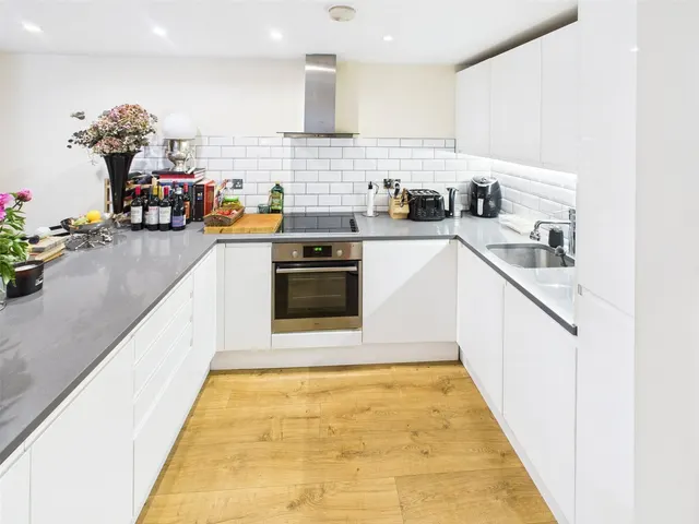 Oak Lane, Twickenham, TW1, photo 2