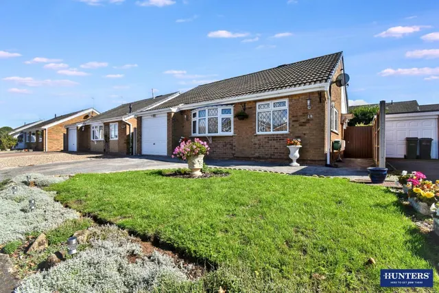 Bampton Close, Wigston, photo 1