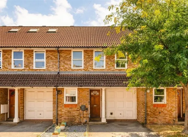 Luther Road, Teddington, TW11, photo 1
