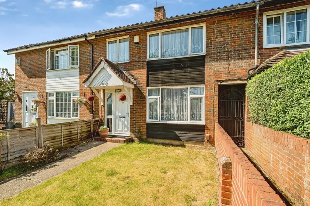 Long Furlong Drive, Slough, photo 1