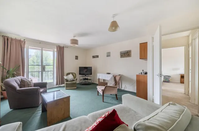Battys Barn Close, Wokingham, RG40, photo 2