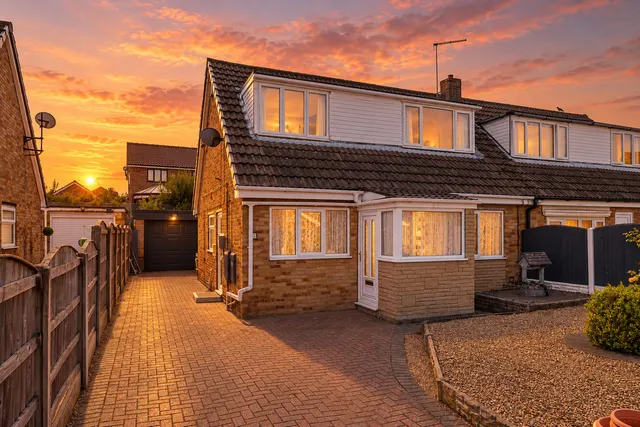 Bishopsgate Lane, Rossington, DN11, photo 1