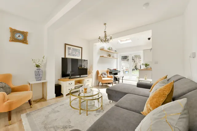 38 Bordars Road, London, photo 1