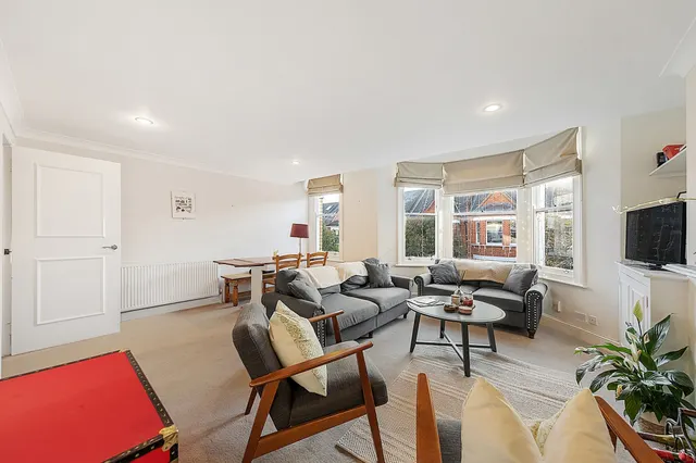 London, SW4, photo 1