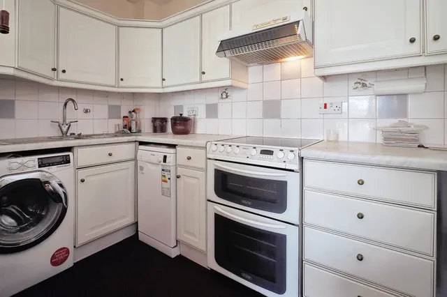 London Road, Amesbury, SP4, photo 2