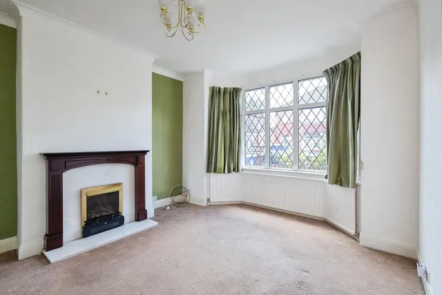 Photo 2 — Earlston Avenue, Denton, Manchester, Greater Manchester, M34