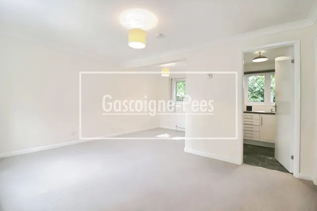 East Molesey, KT8, photo 2