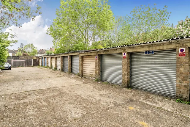 Carlton Avenue East, Wembley, photo 2