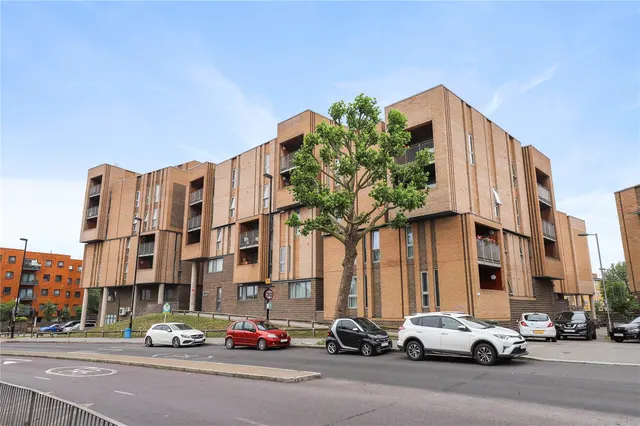Bromley Road, London, SE6, photo 1