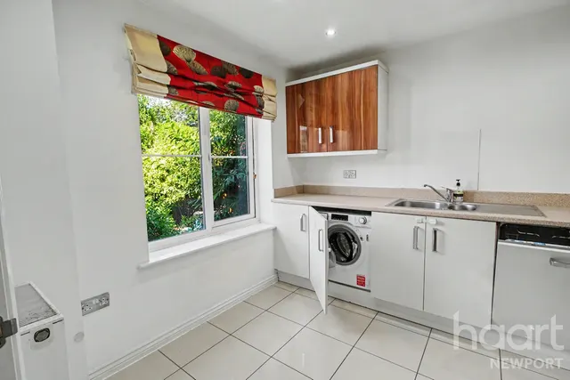 Chepstow Road, NP18, photo 2