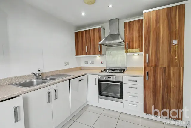 Chepstow Road, NP18, photo 3