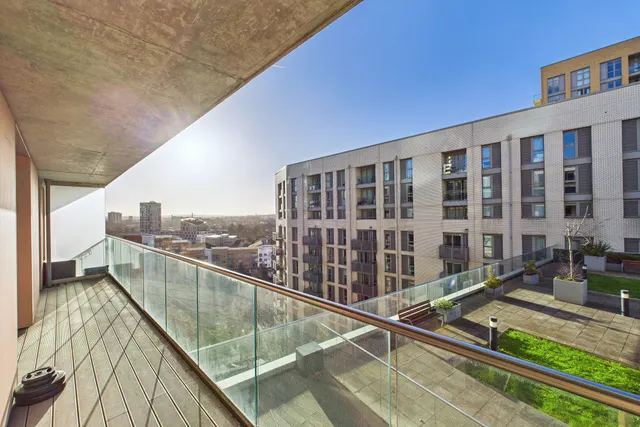 Cornmill Lane, London, SE13, photo 3