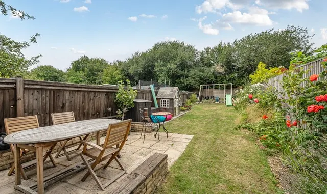 Photo 2 — Horton Hill, Epsom, KT19