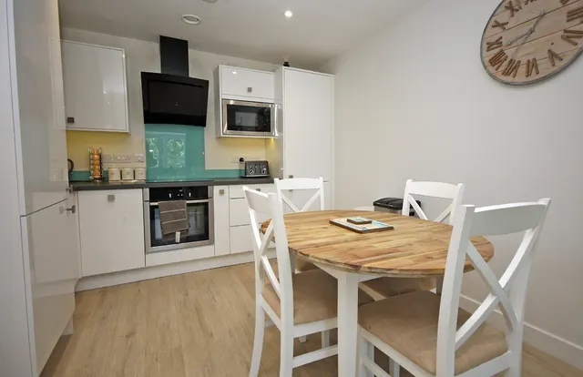 Beach Road, Benllech, photo 3