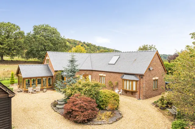 Cae Brynderwen, Abermule, photo 1