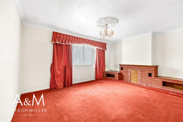 Cranbrook Road, Barkingside, IG6, photo 2