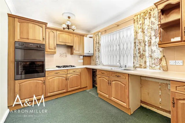 Cranbrook Road, Barkingside, IG6, photo 3