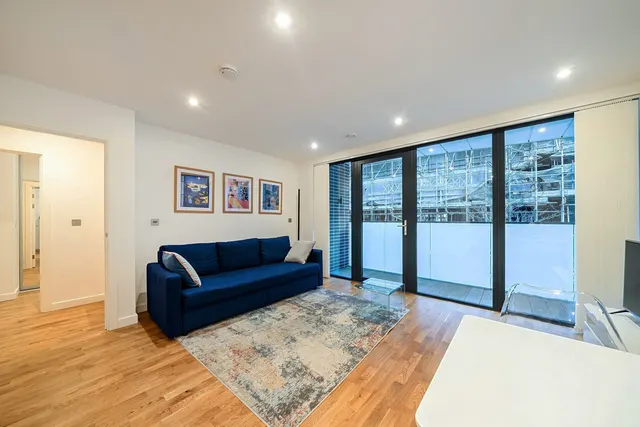 Hawthorne Crescent, SE10, photo 1