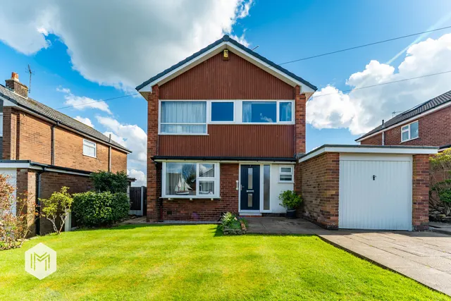 Pleasington Drive, Bury, BL8 2ET, photo 1