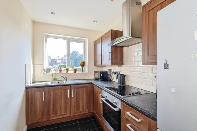 Photo 2 — Doncaster Avenue, Manchester, Greater Manchester, M20