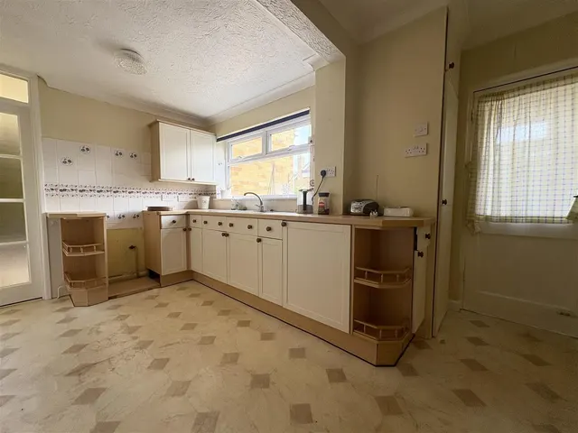 Photo 2 — Dorset Road, Bridgwater TA6 5PR
